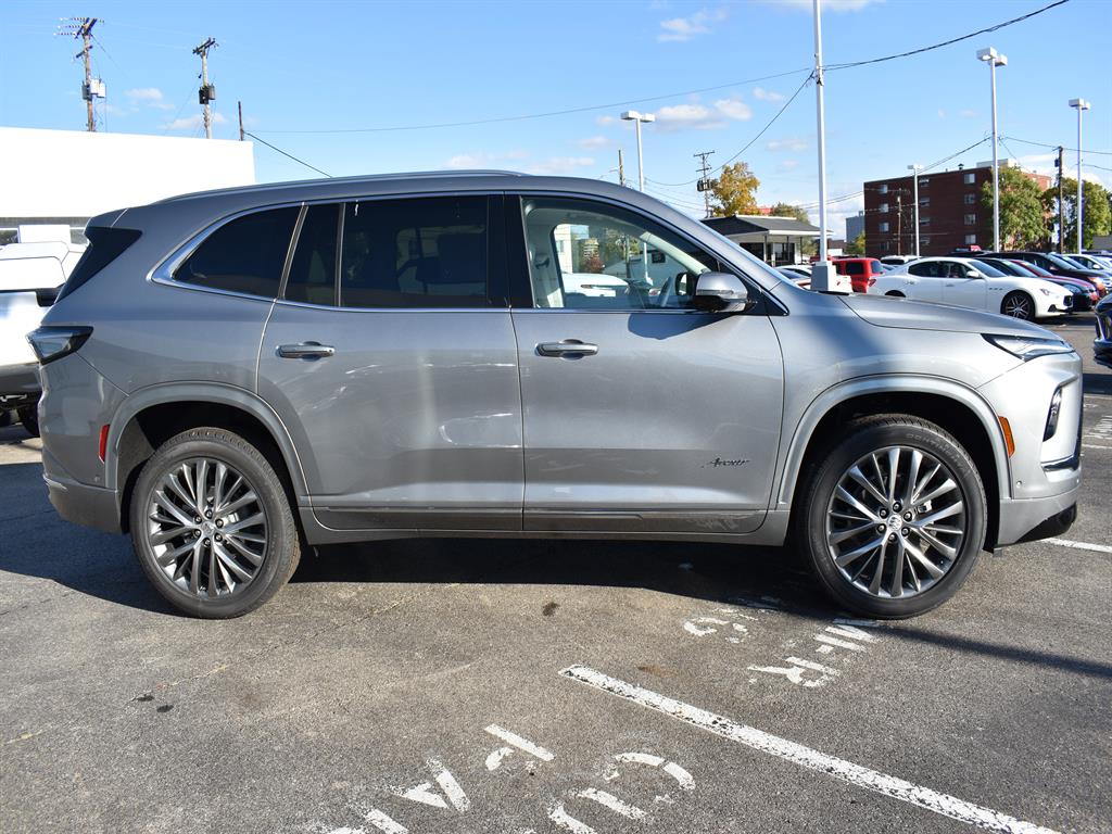 2026 Buick Enclave Avenir photo 2