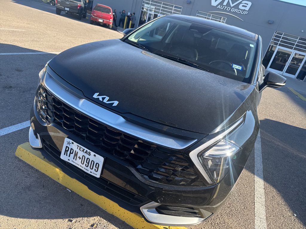 2023 Kia Sportage EX photo 3