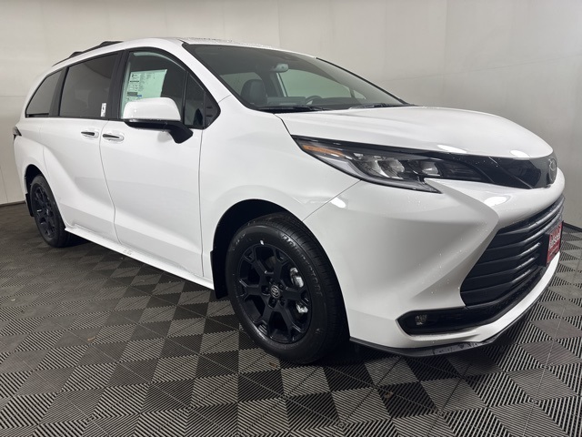 2026 Toyota Sienna Woodland Edition's photo