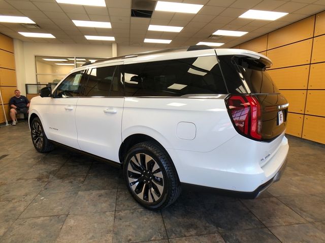 2025 Ford Expedition MAX Platinum photo 3