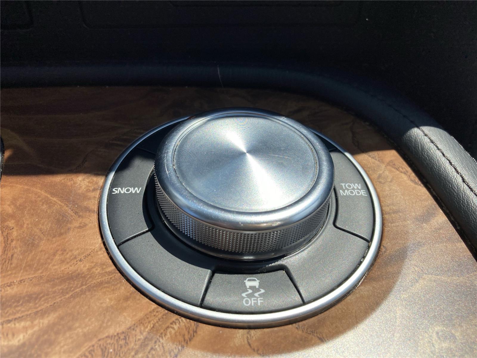 2023 Nissan Armada SL photo 18