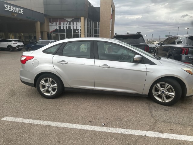 Used 2014 Ingot Silver Metallic Ford SE image 5