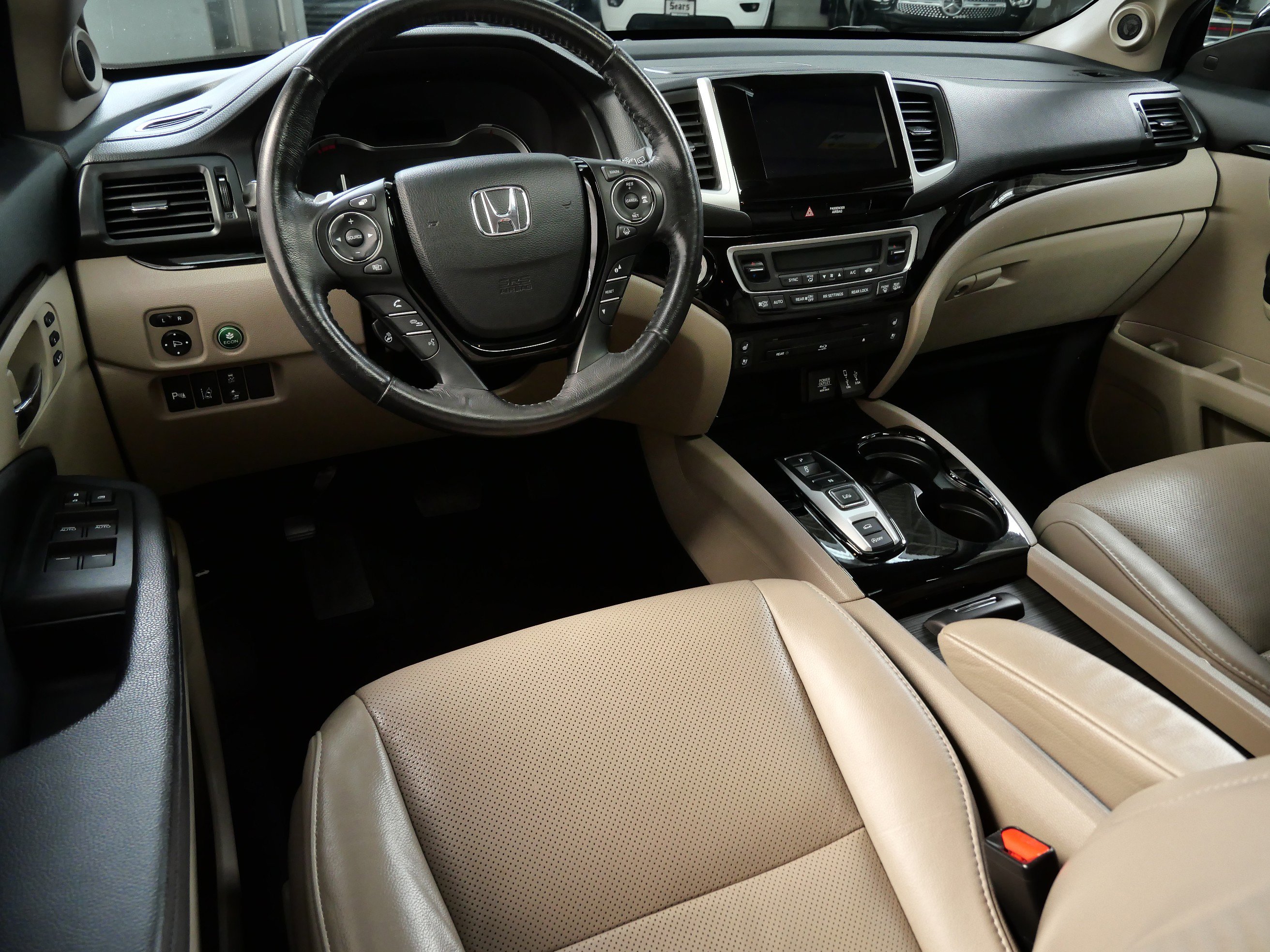 Used 2018 Honda Pilot Elite with VIN 5FNYF6H05JB016772 for sale in Minnetonka, Minnesota