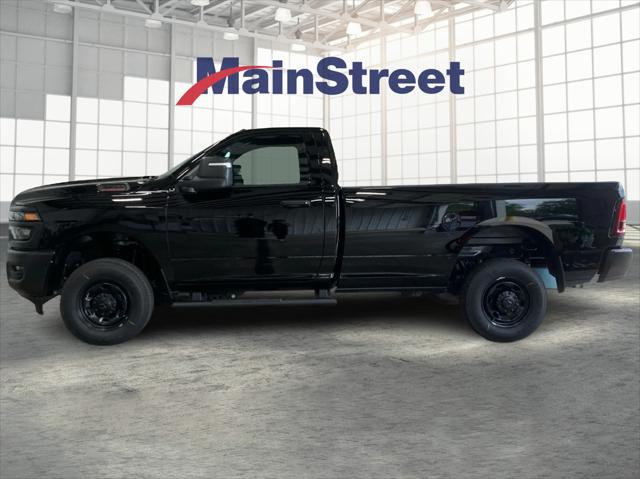 2025 Ram 2500 Tradesman photo 2