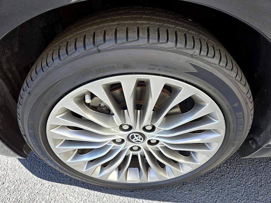 2018 Toyota Avalon Limited photo 20
