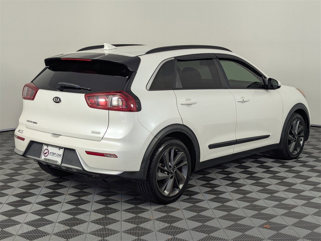 2017 Kia Niro EX photo 3