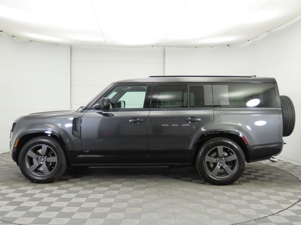 2025 Land Rover Defender 130 V8 photo 8