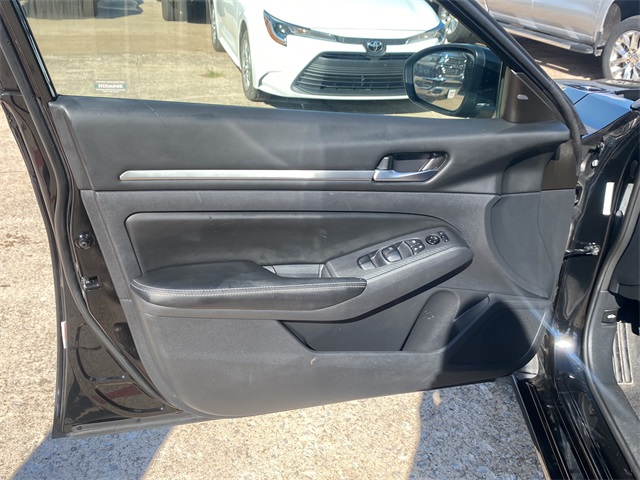 2022 Nissan Altima SV photo 19
