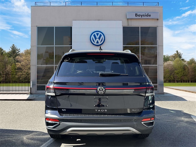 2025 Volkswagen Taos SE photo 3