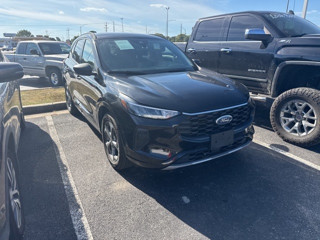 2023 Ford Escape ST-Line photo 3