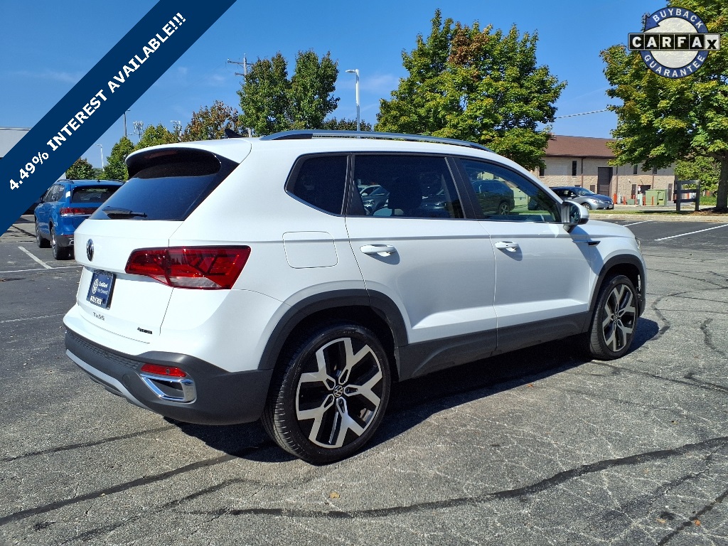 2022 Volkswagen Taos SEL photo 3