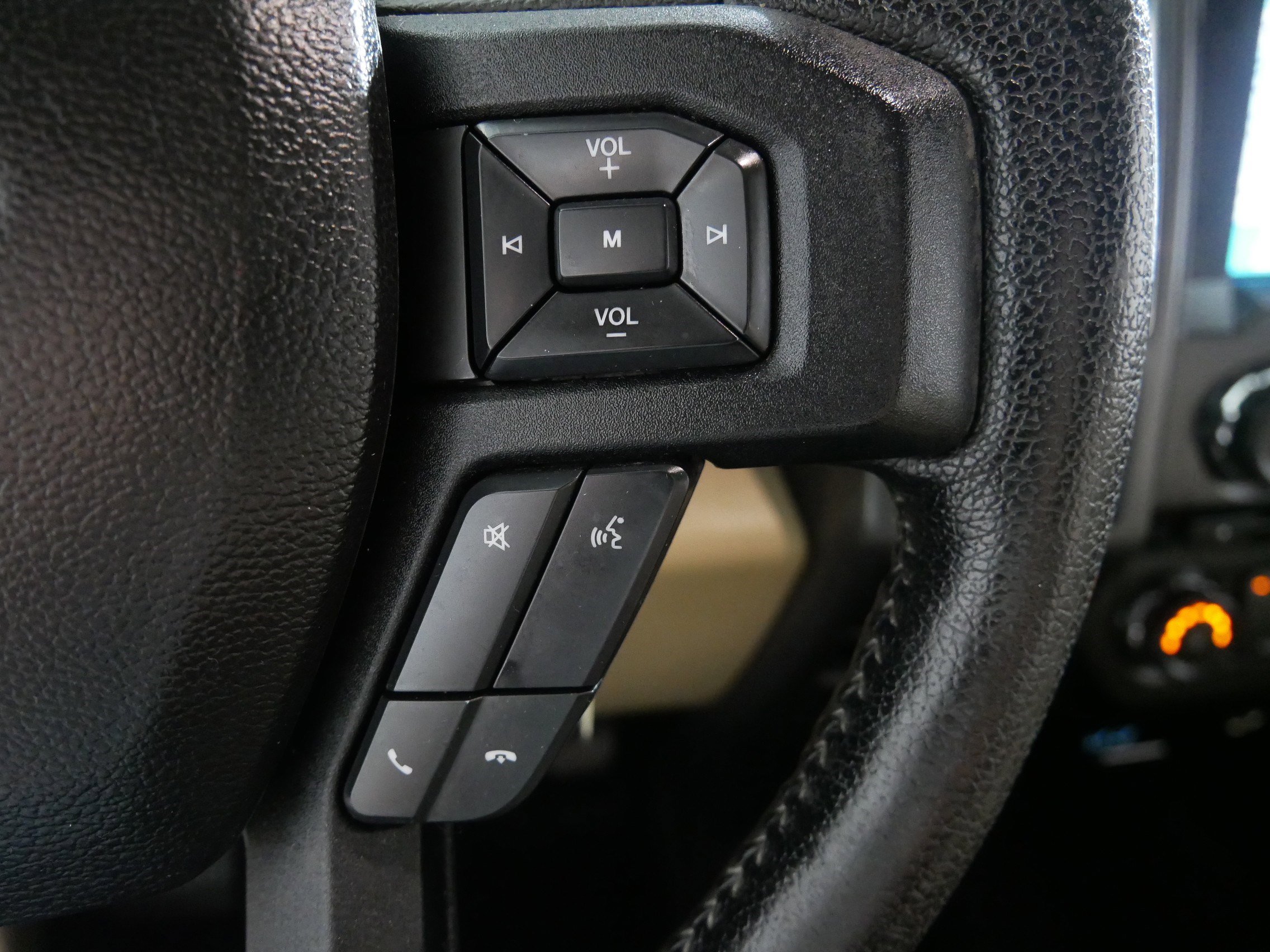2016 Ford F-150 XLT photo 25