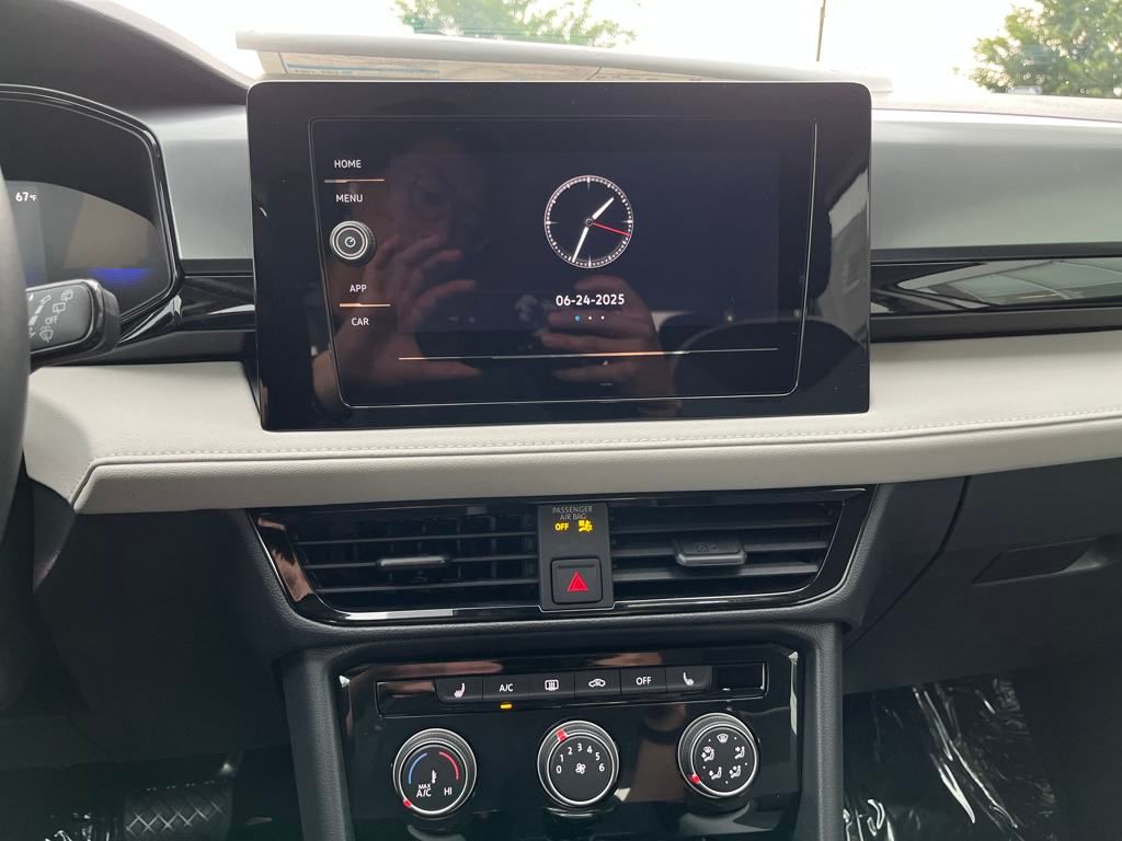 2025 Volkswagen Taos S photo 11