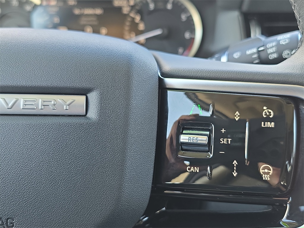 2023 Land Rover Discovery Sport S photo 18