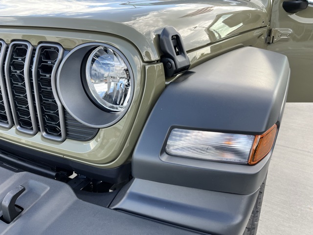 2025 Jeep Wrangler Sport photo 11
