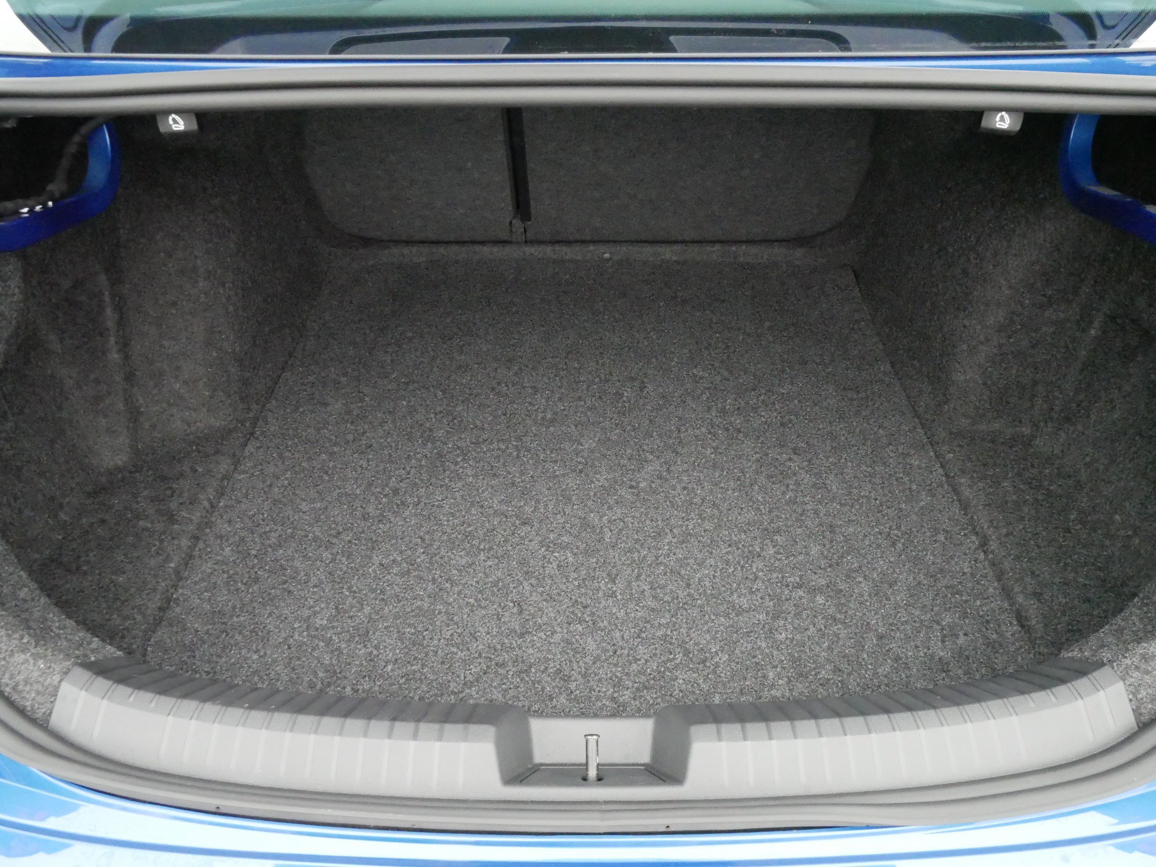 2024 Volkswagen Jetta SE photo 17