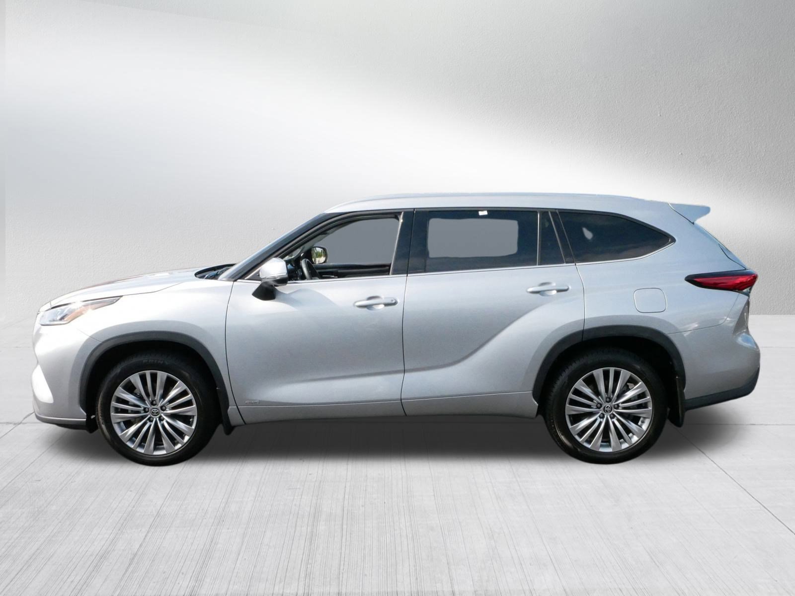 2023 Toyota Highlander Hybrid Platinum photo 4