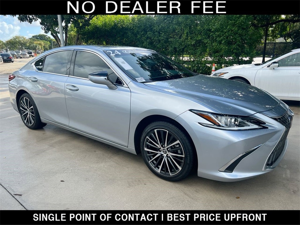 2024 Lexus ES 350's photo