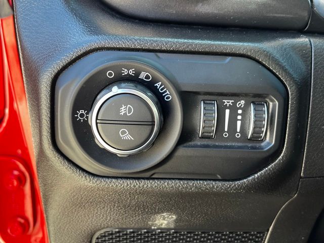 2022 Jeep Gladiator Altitude photo 16