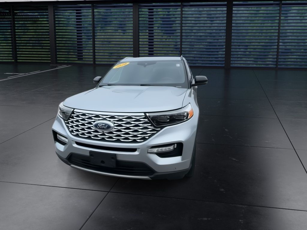 2020 Ford Explorer Platinum photo 2