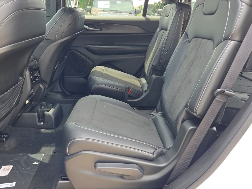 2025 Jeep Grand Cherokee Altitude X photo 19