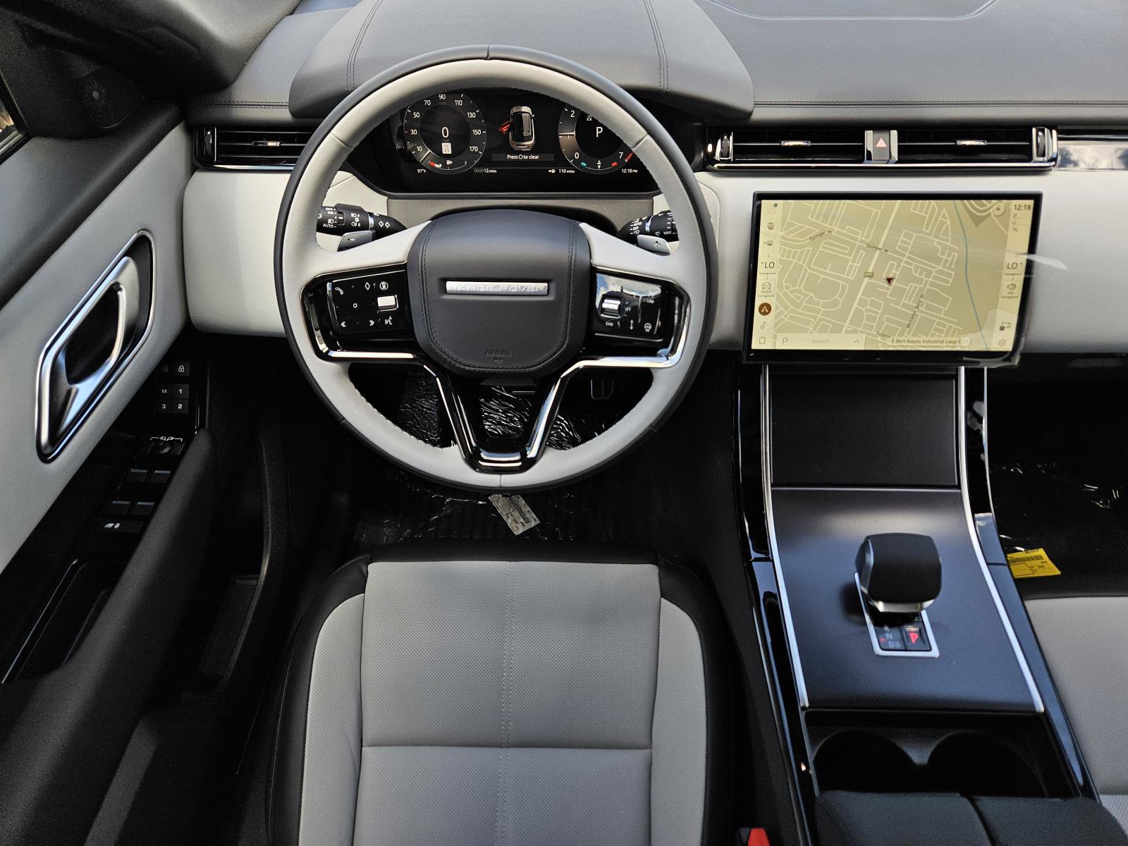 2026 Land Rover Range Rover Velar SE photo 29