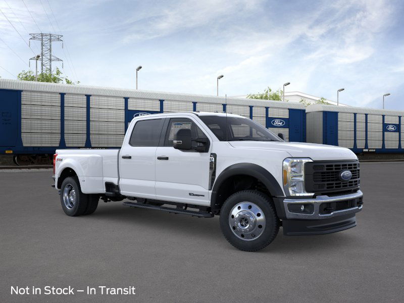 2026 Ford F-450 Super Duty XL's photo
