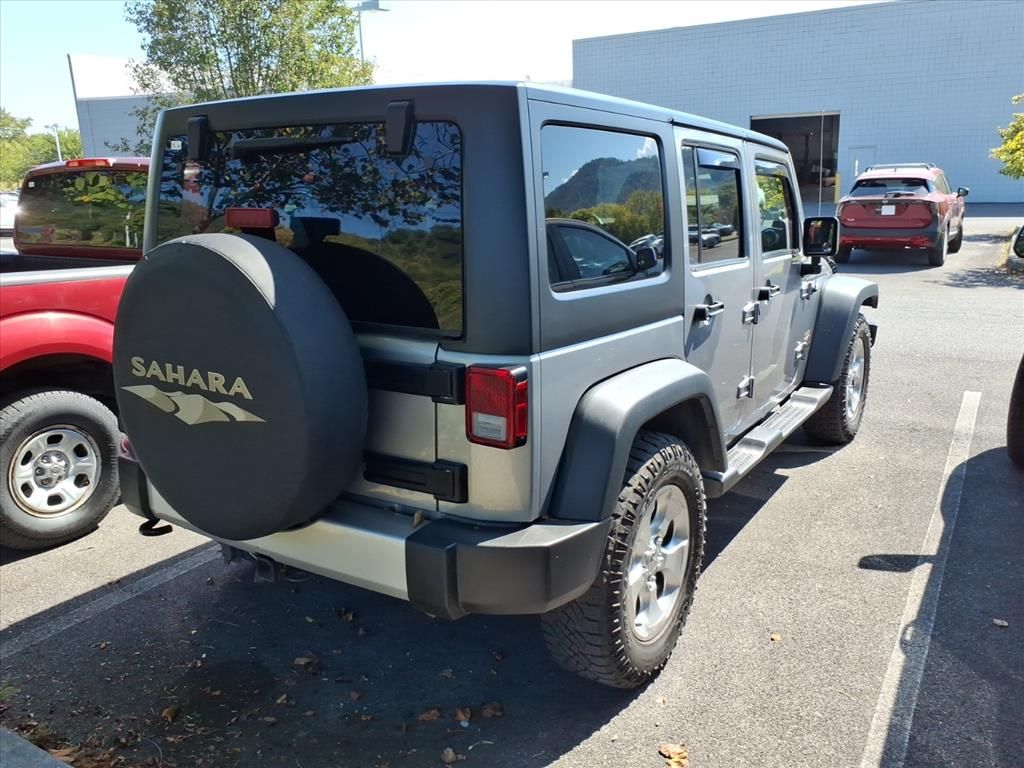 2013 Jeep Wrangler Sahara photo 3