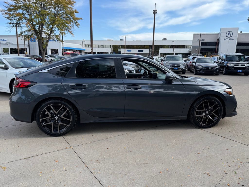2024 Honda Civic Sport Touring photo 4