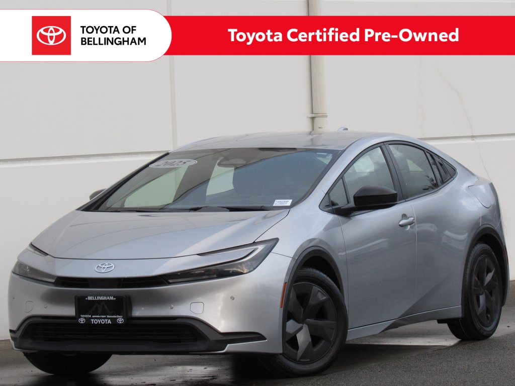 2025 Toyota Prius LE's photo