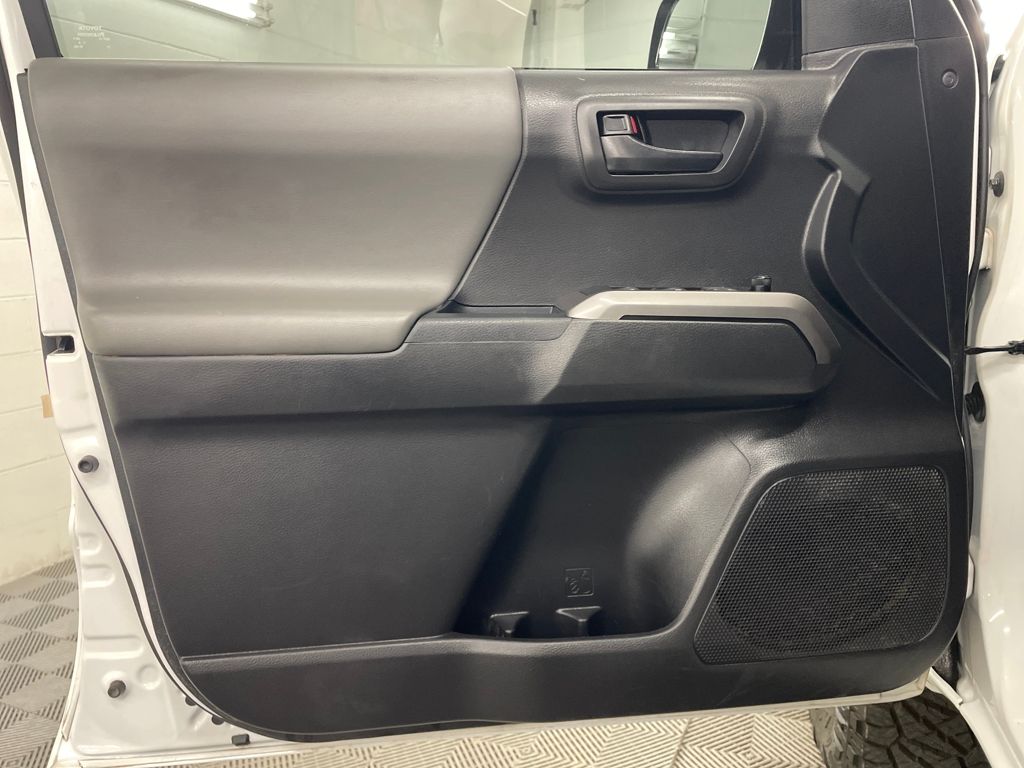 2023 Toyota Tacoma SR5 photo 21