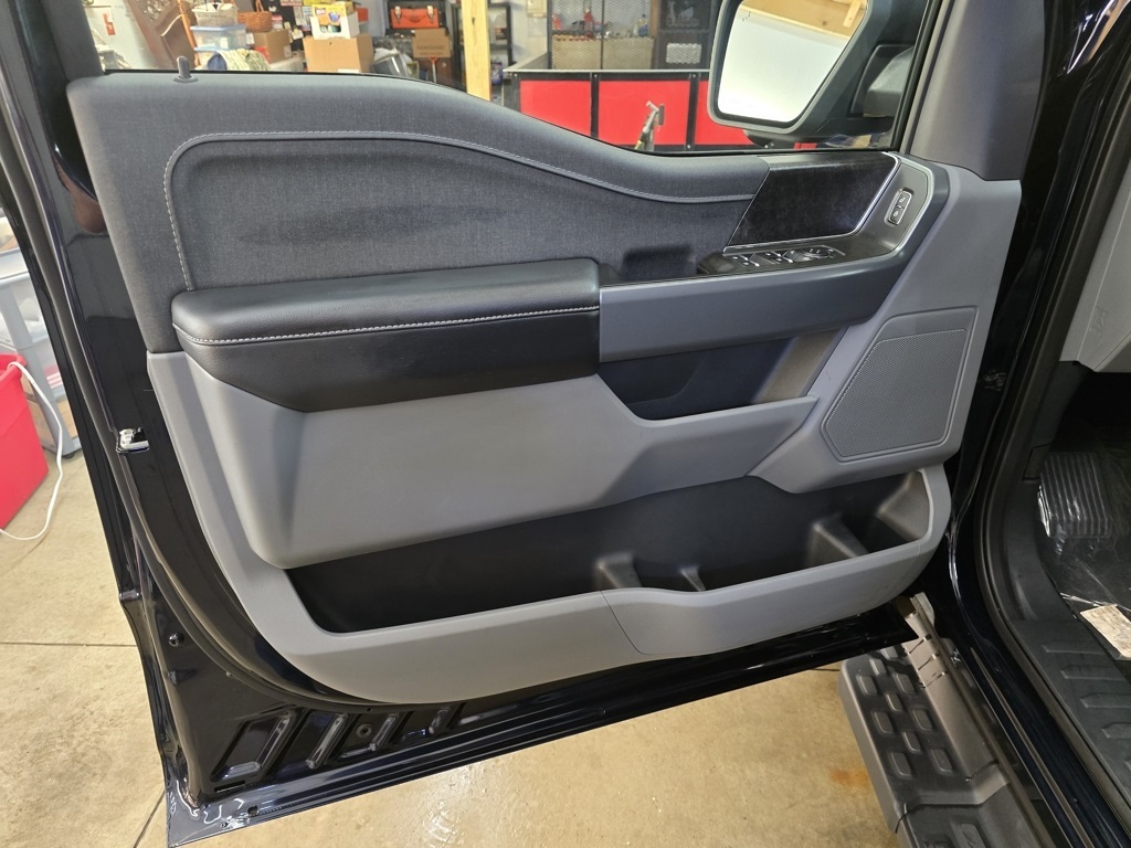 2024 Ford F-150 Lightning XLT photo 7