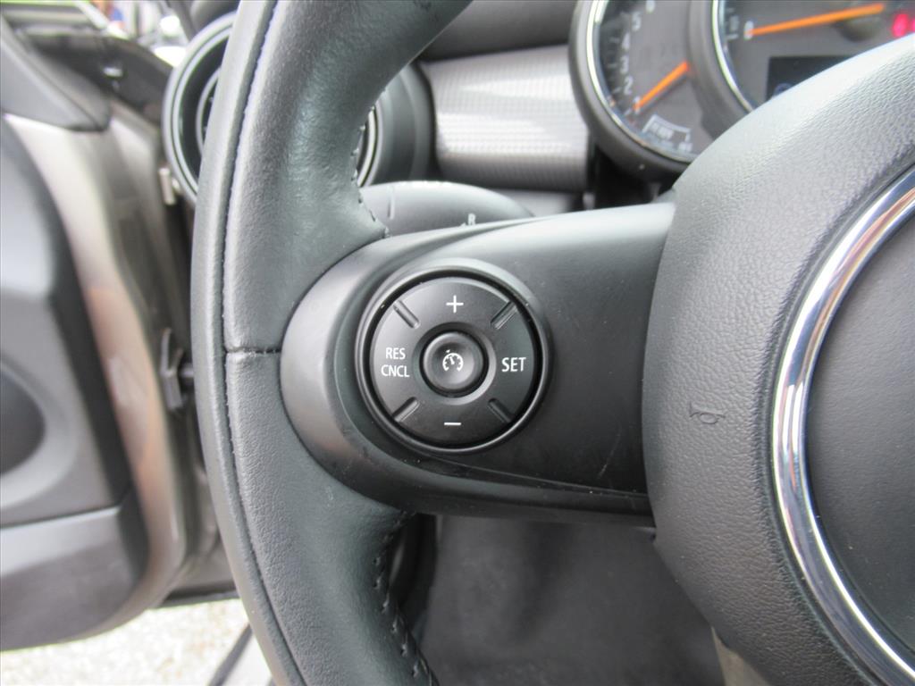 2020 Mini Cooper 2 Door Hardtop Oxford Edition photo 12