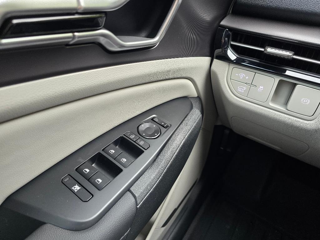 2026 Kia Sportage EX photo 12