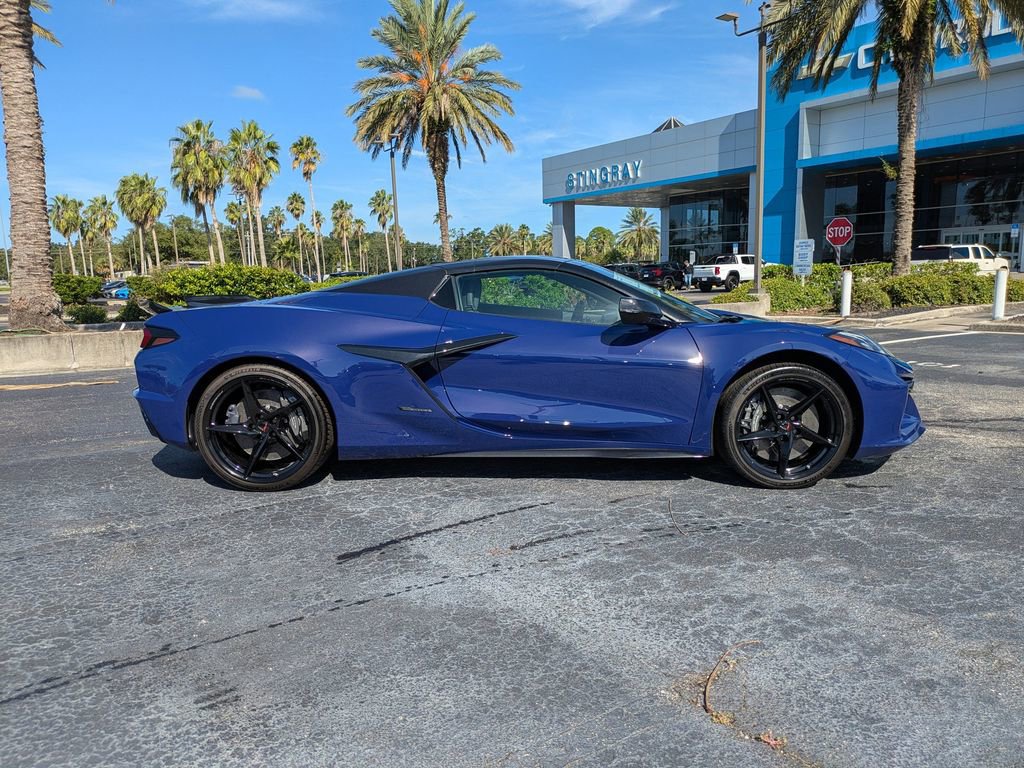 2025 Chevrolet Corvette E-Ray 2LZ photo 3