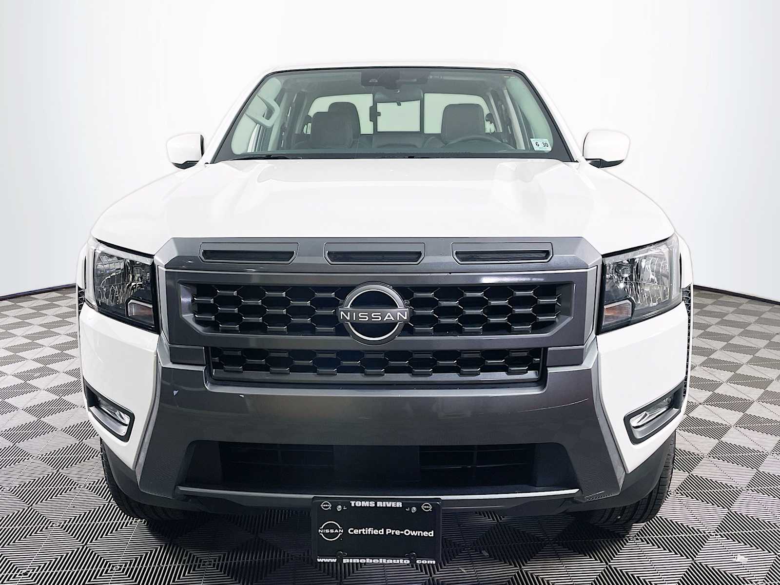 2025 Nissan Frontier SV photo 2