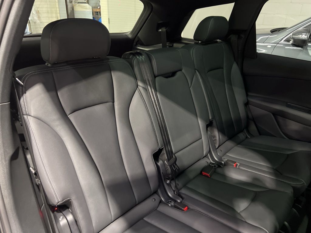 2025 Audi Q7 55 Premium photo 12