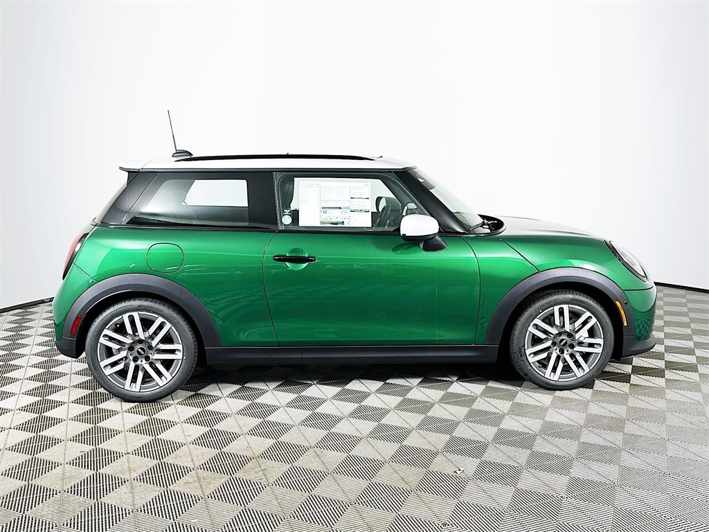 2026 Mini Cooper 2 Door Hardtop Signature photo 4