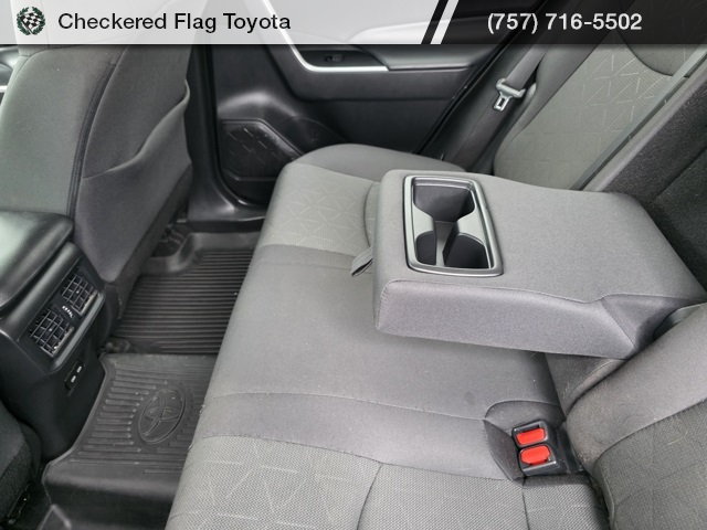 2024 Toyota RAV4 Hybrid XLE photo 32