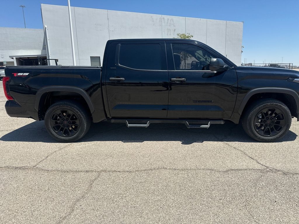 2023 Toyota Tundra SR5 CrewMax photo 3