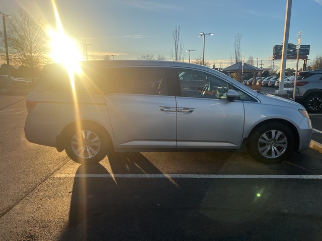 2015 Honda Odyssey EX-L photo 3