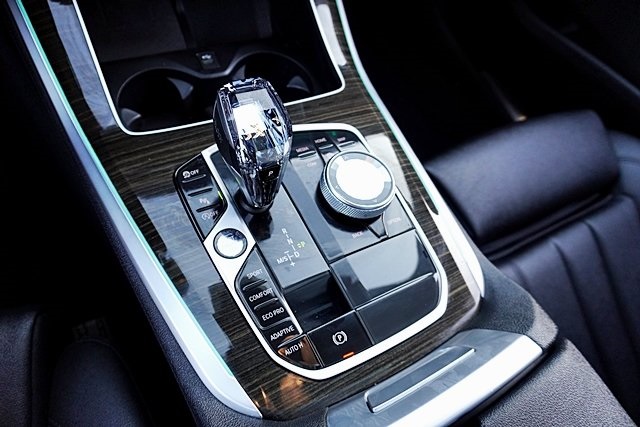 Used 2020 White BMW sDrive40i image 34