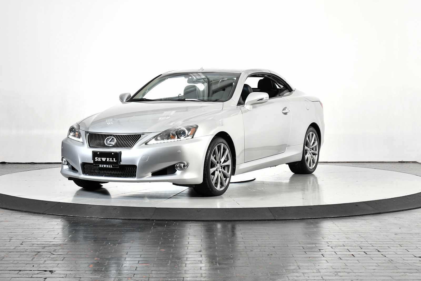 2015 Lexus IS 250's photo
