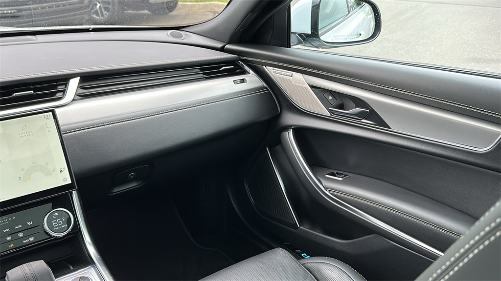 2021 Jaguar XF R-Dynamic SE photo 25