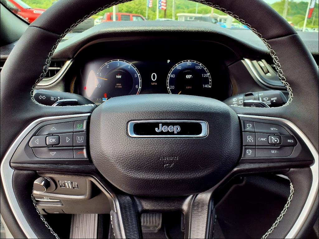 2025 Jeep Grand Cherokee Laredo X photo 10