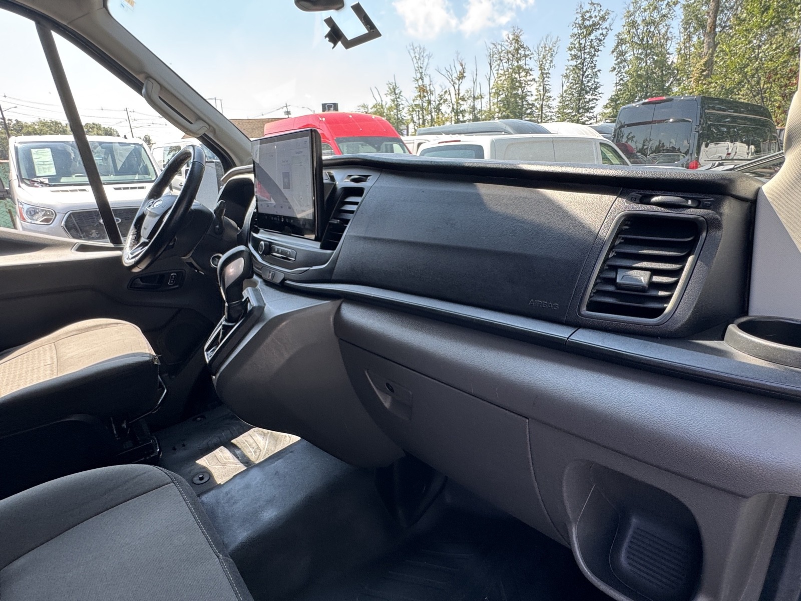 2022 Ford Transit photo 33