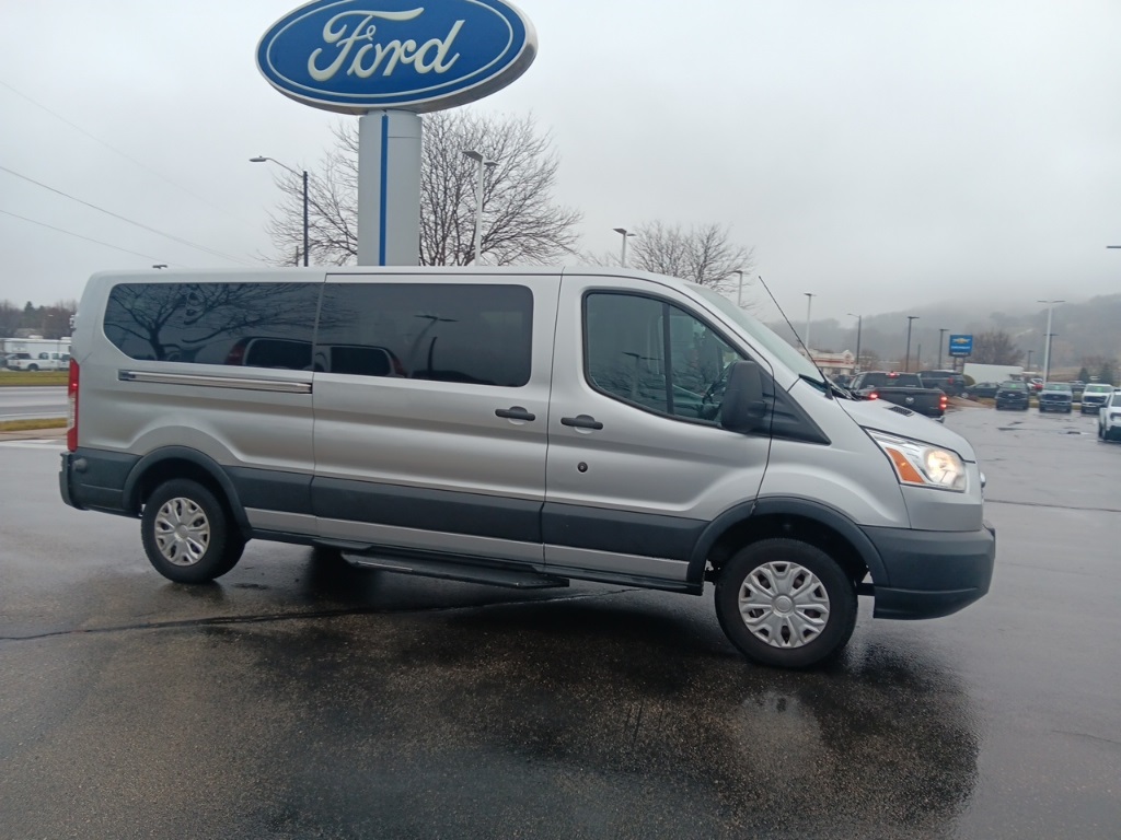 2017 Ford Transit photo 4