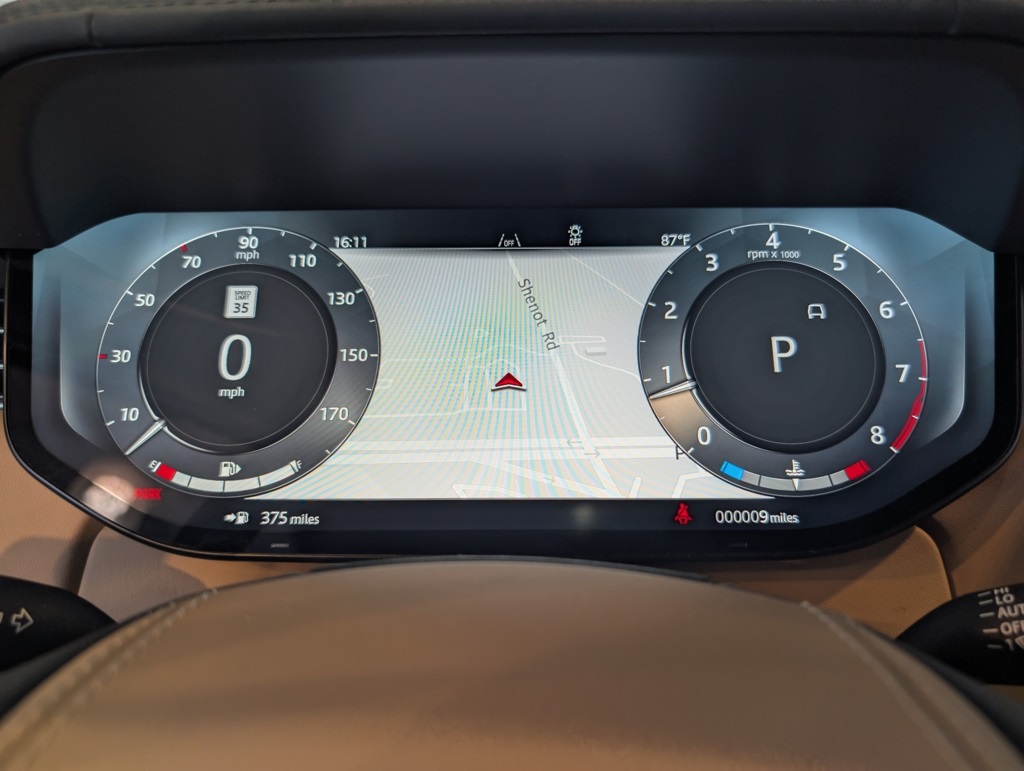 2025 Land Rover Range Rover SE photo 13