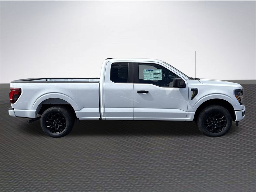 2025 Ford F-150 STX photo 4
