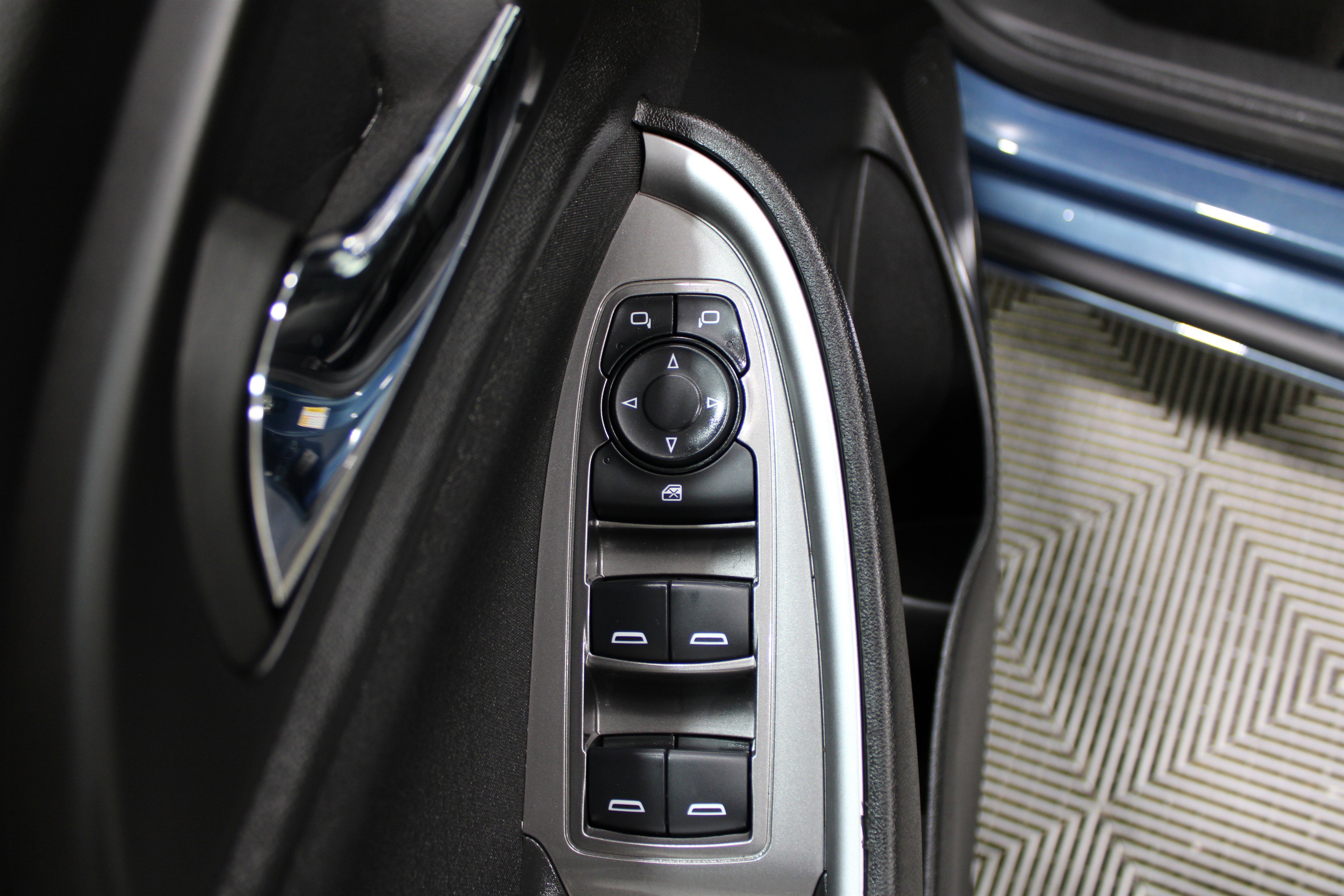 2025 Chevrolet Malibu LS photo 4